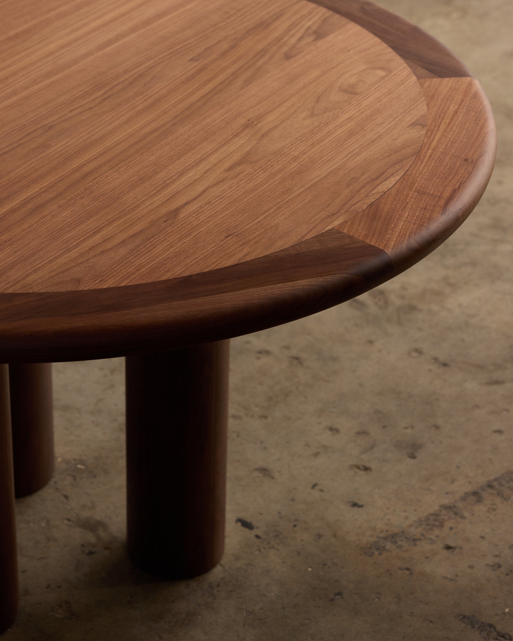 Elio Round Dining Table Walnut 120