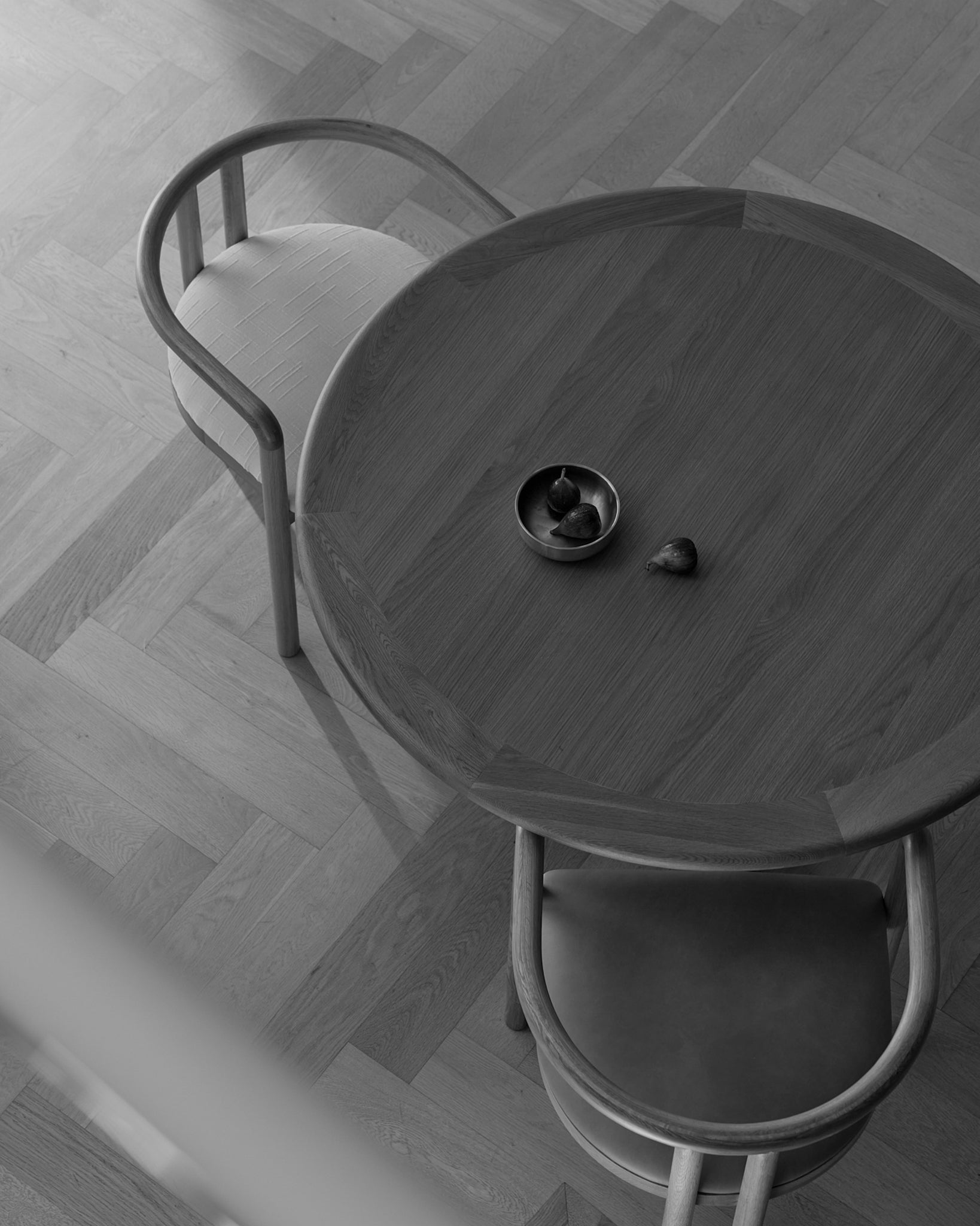 Elio Walnut 120 Round Dining Table Dining Table