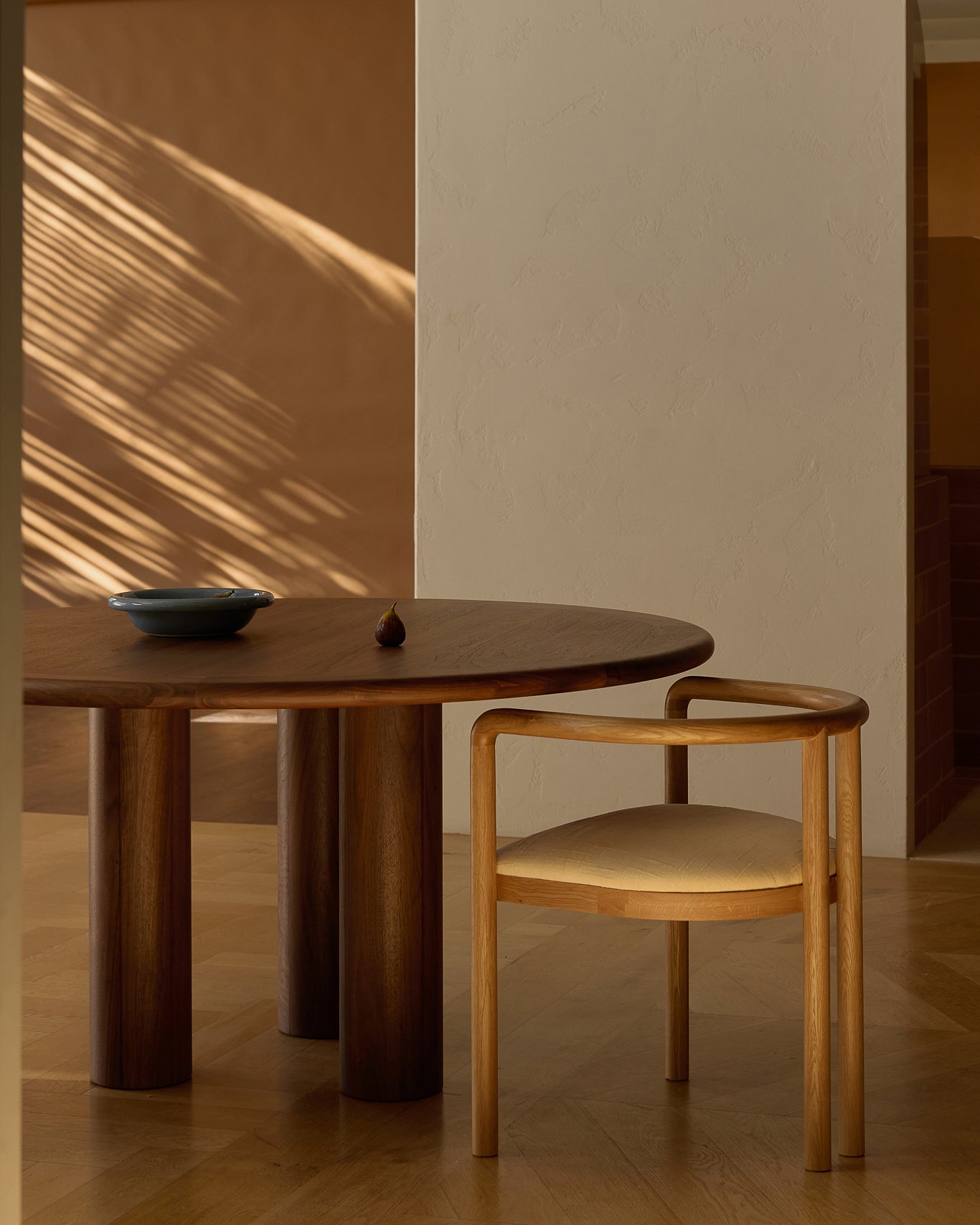 Elio Round Dining Table Walnut 150