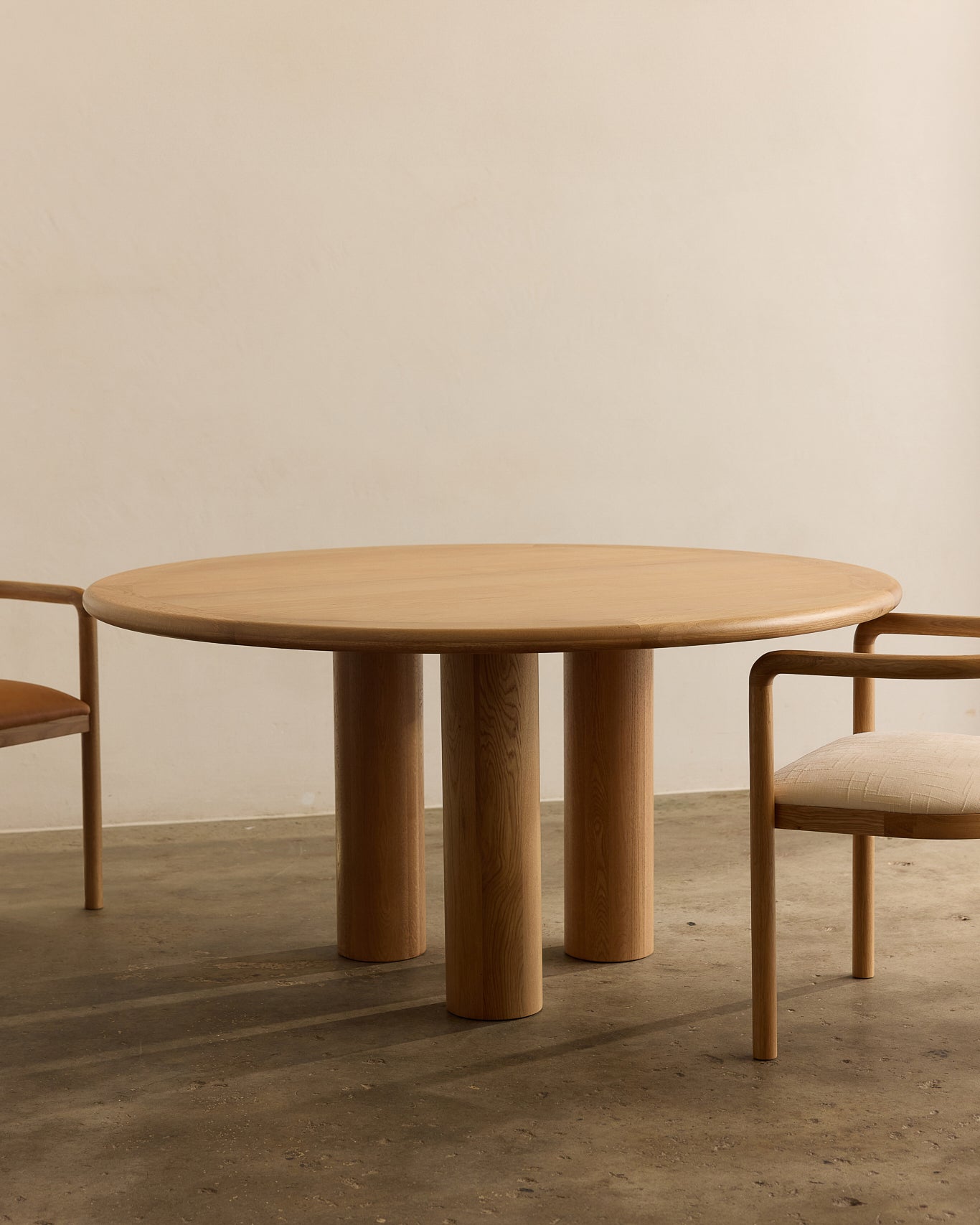 Elio Round Dining Table Oak 150