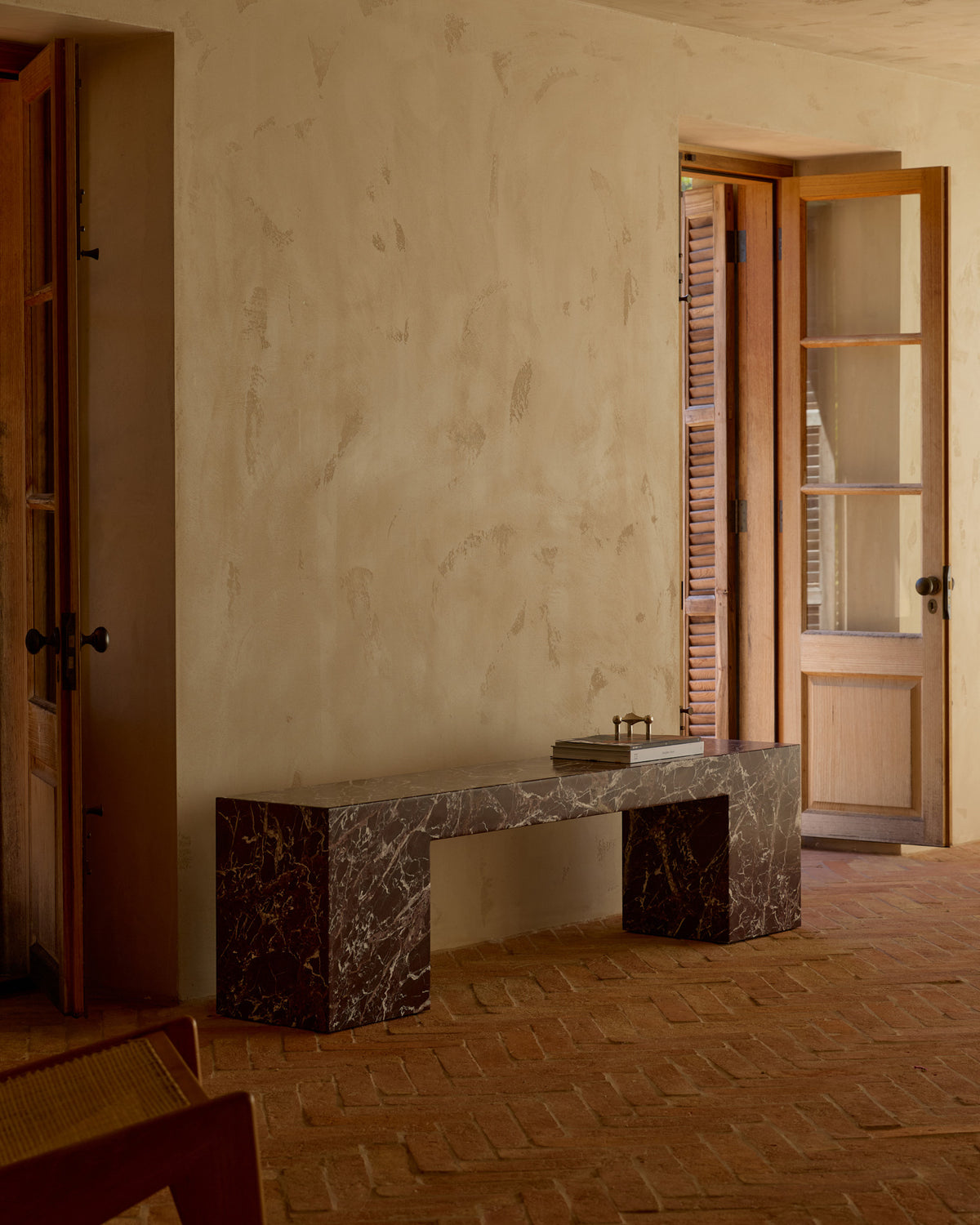 Cookie Abstract Rosa Levanto Low Console