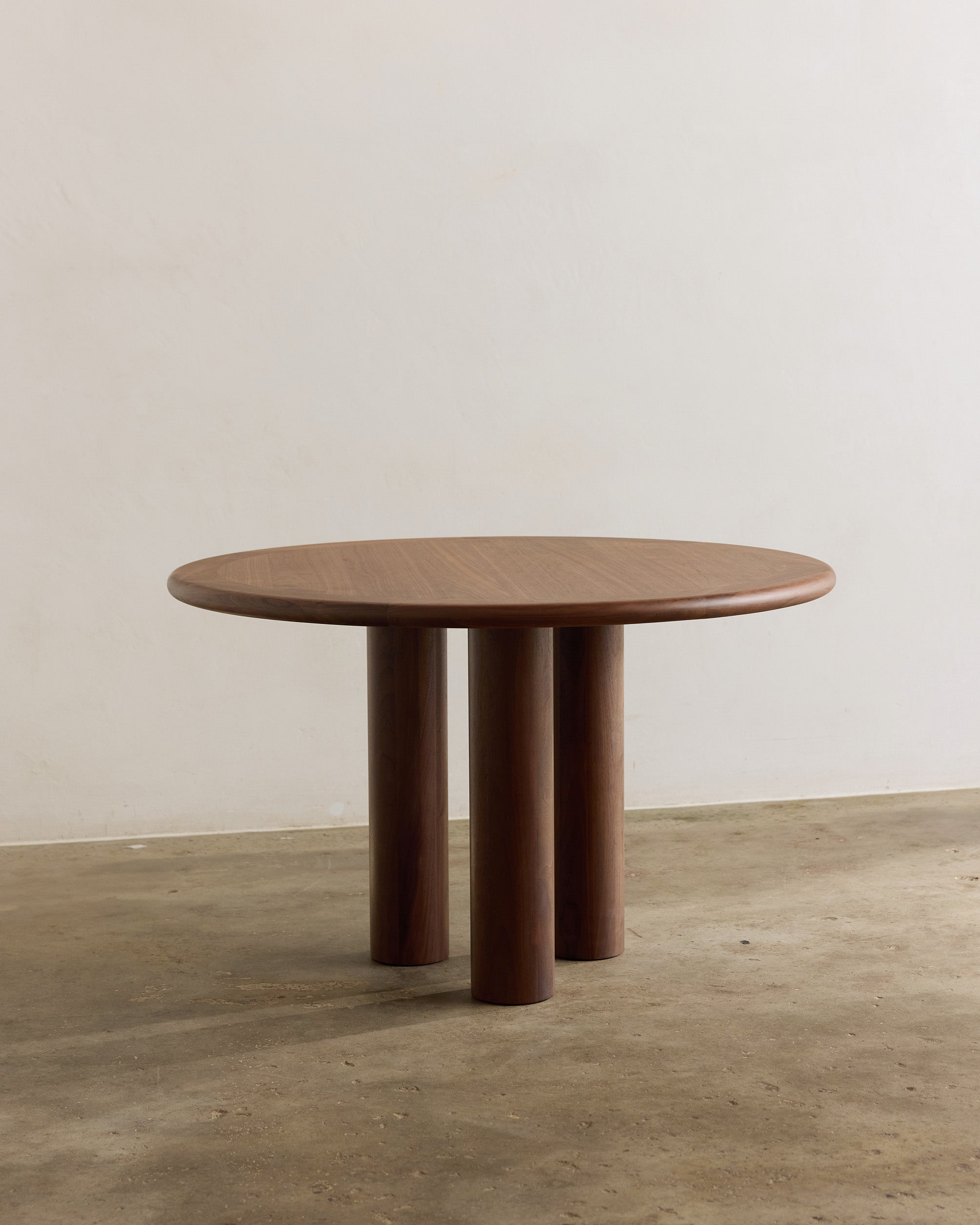 Elio Walnut 120 Round Dining Table Dining Table