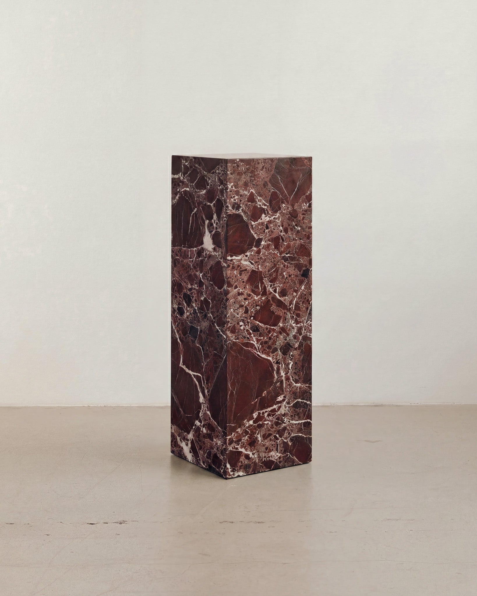 Rosa levanto tall plinth