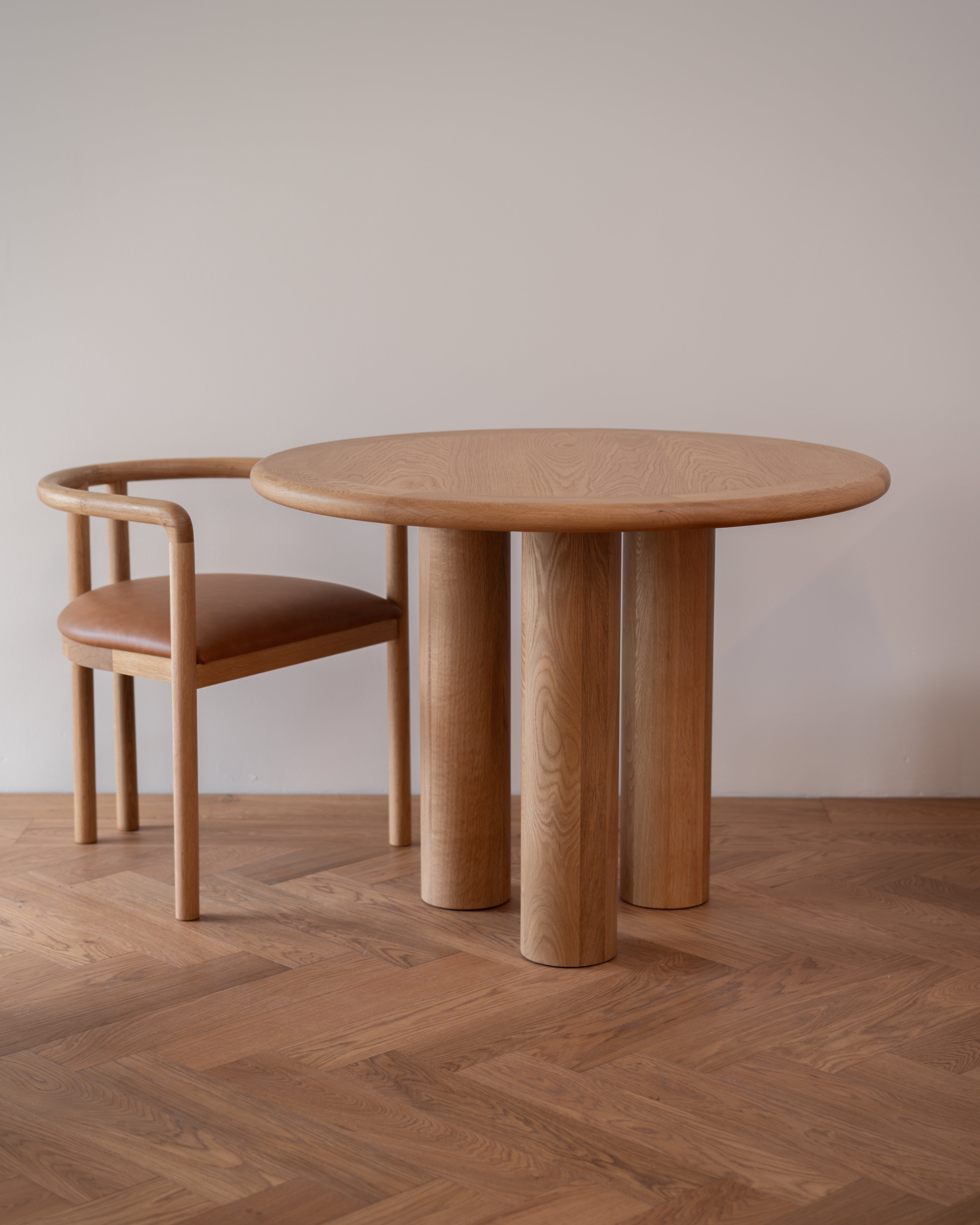 Elio Round Dining Table Oak 100
