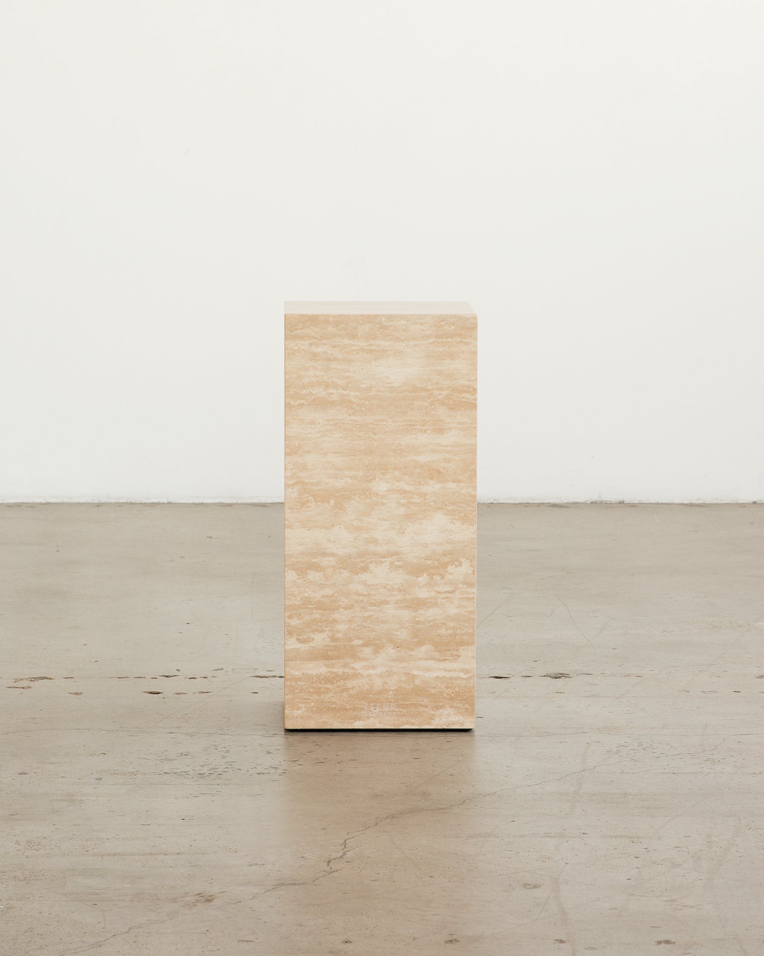 Plinth Medium Cream Travertine