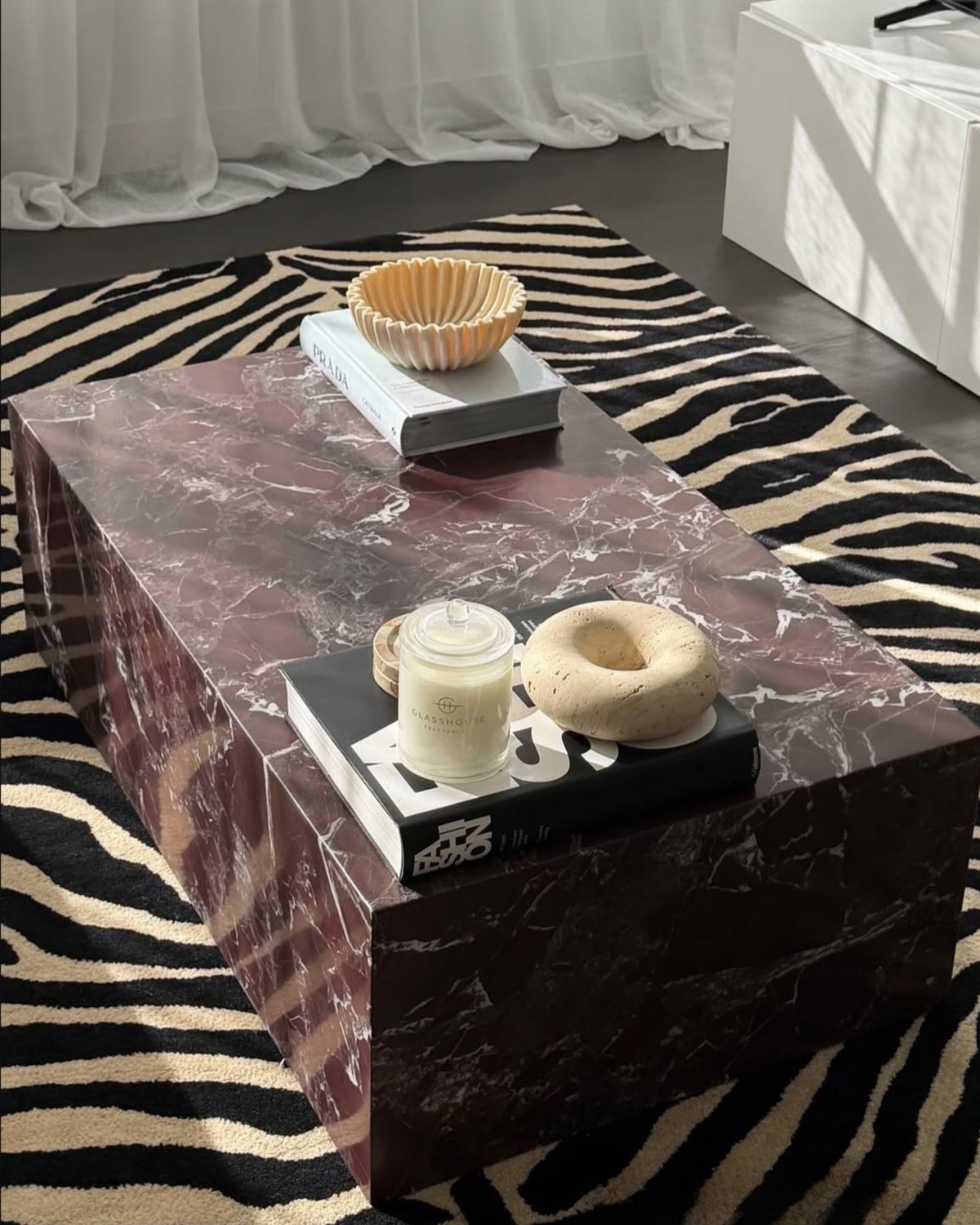 Rosa levanto plinth coffee table