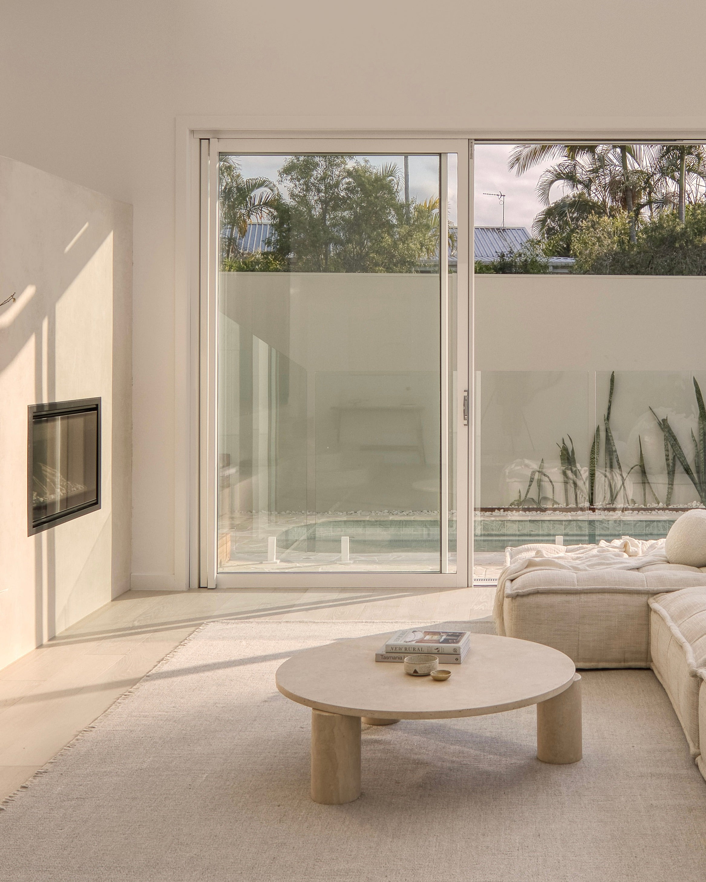 Bombola Round Cream Travertine - Fleur Studios