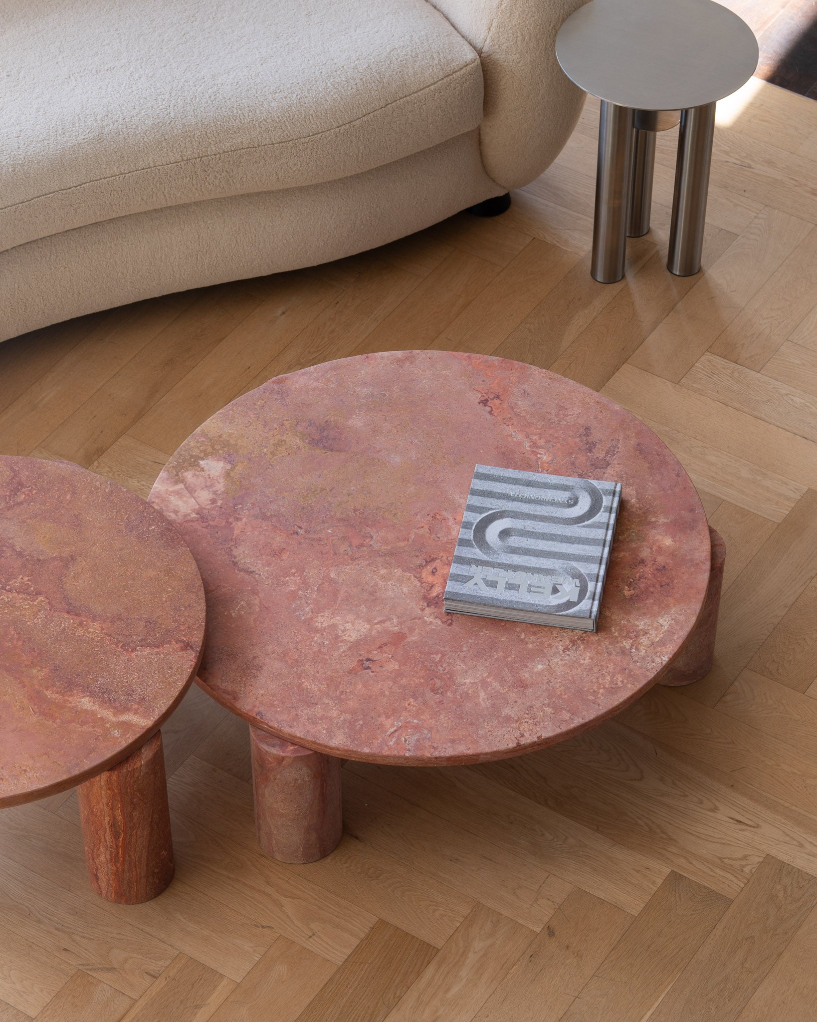 Bombola Round Red Travertine