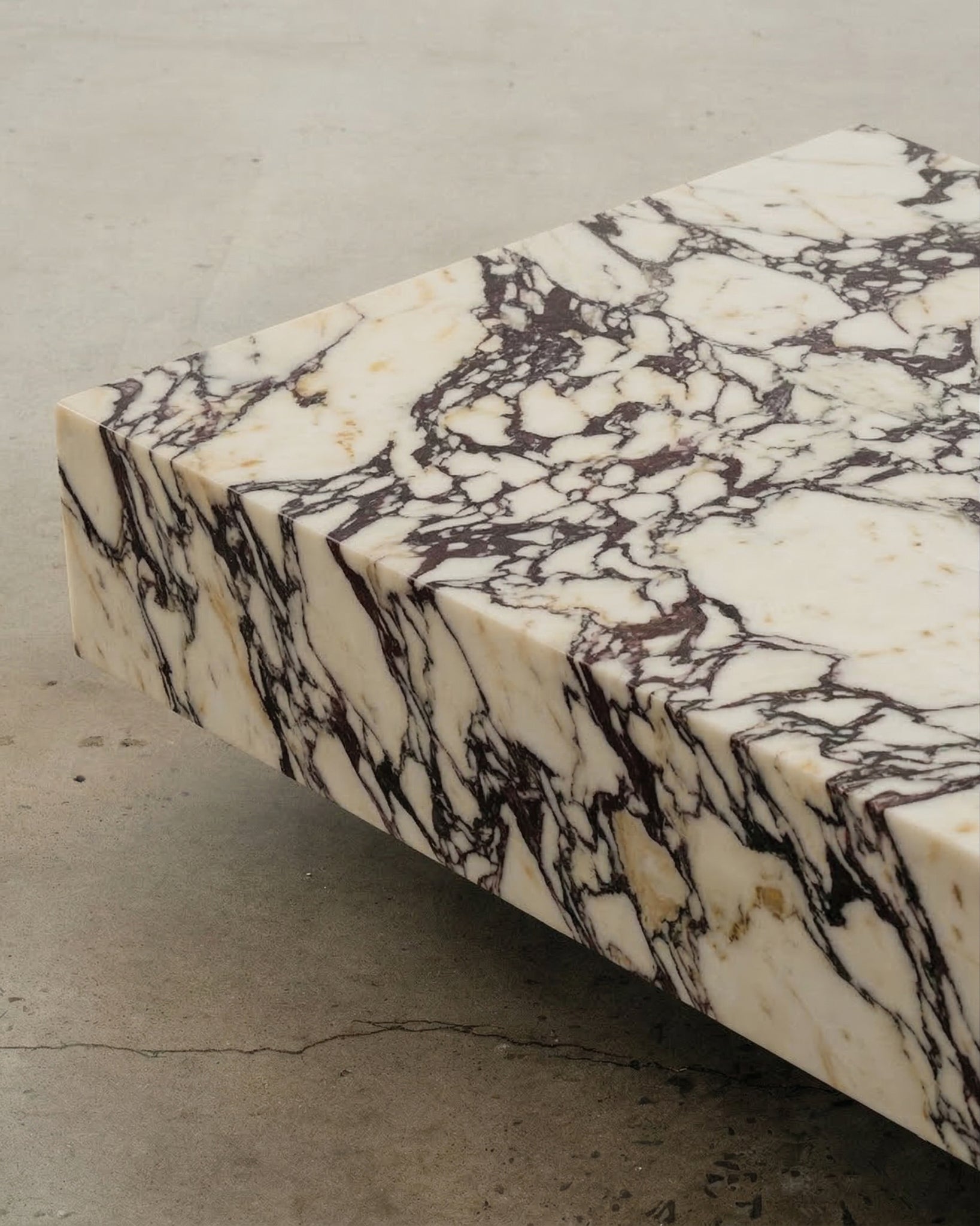 Butter Large Coffee Table Calacatta Viola