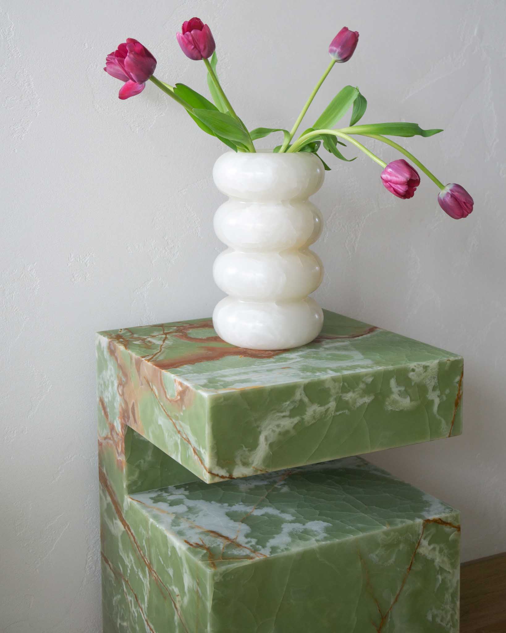 Abstract Marble Side Table – Cookie – Green Onyx | Fleur Studios