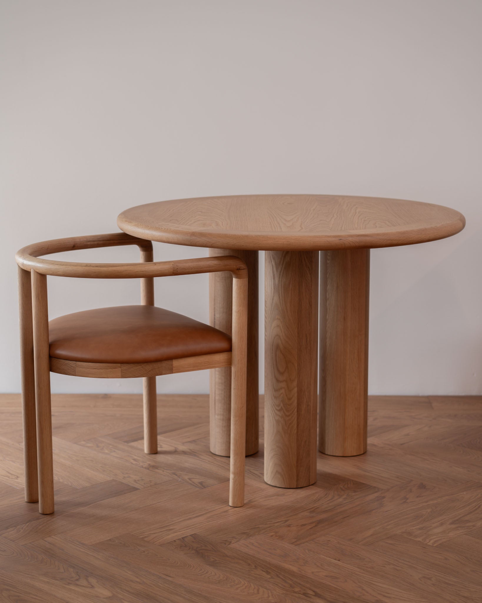 Elio Round Dining Table Oak 100