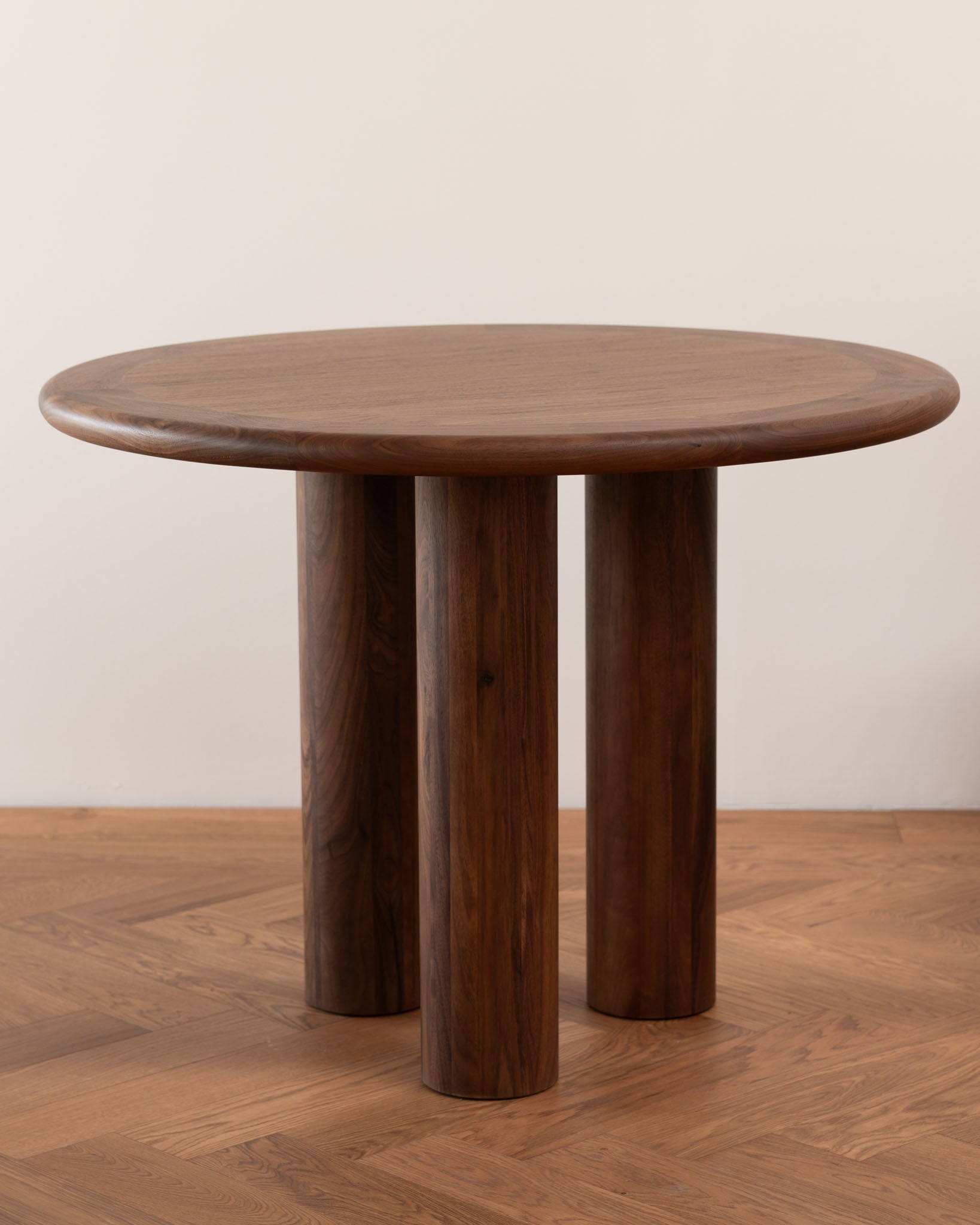 Elio Round Dining Table Walnut 100