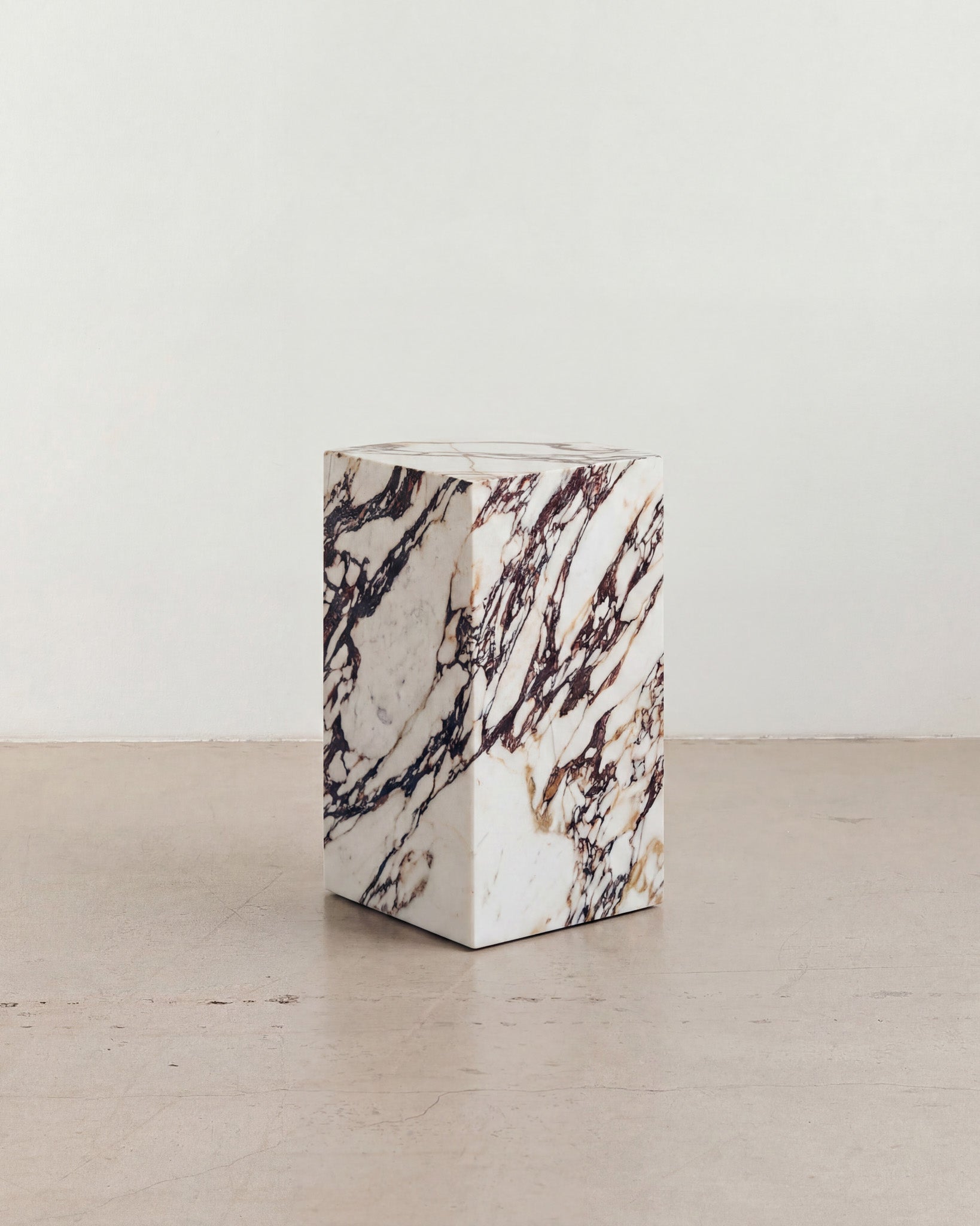 Plinth Small Calacatta Viola Side Table