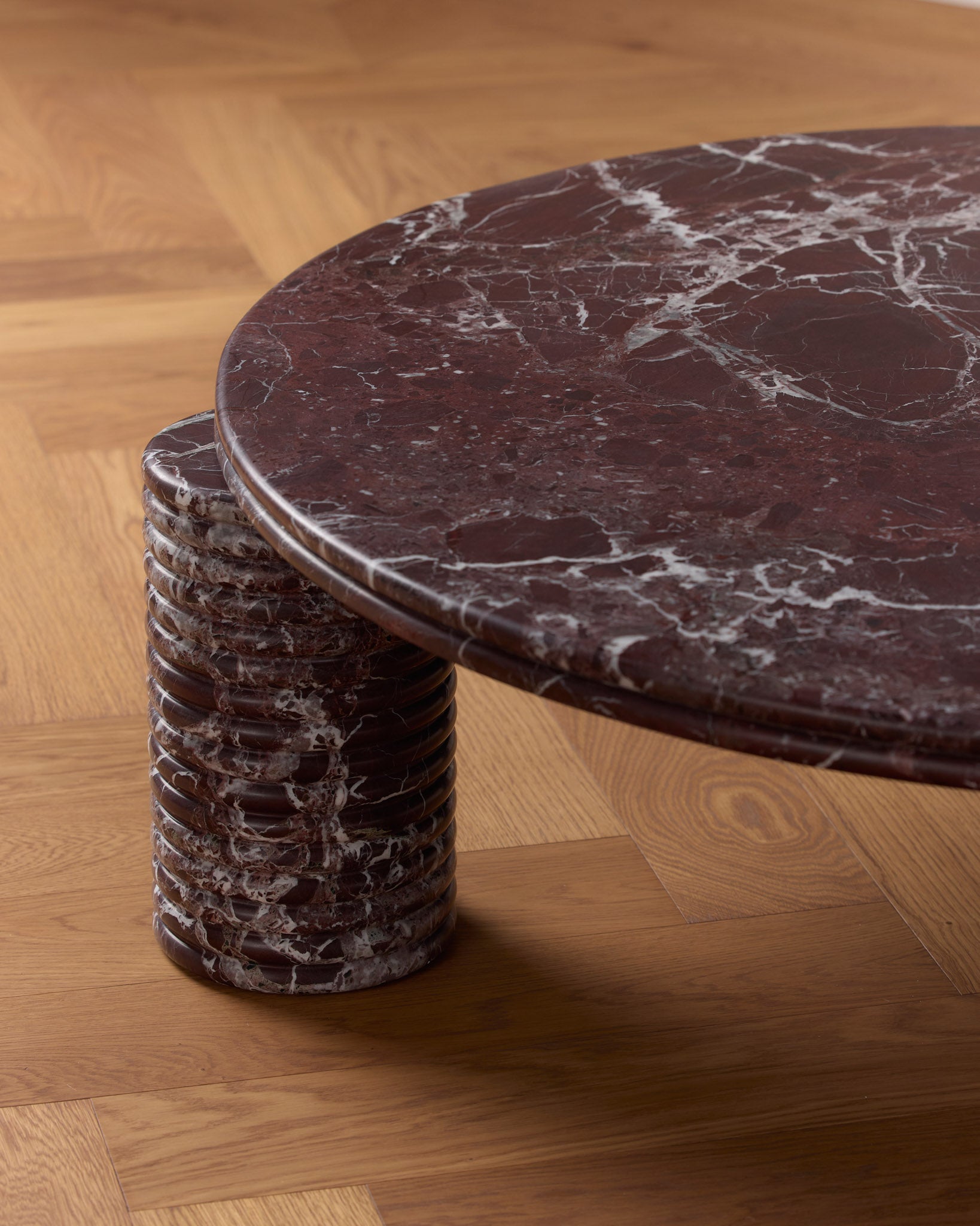 Nervado Round Coffee Table Rosa Levanto