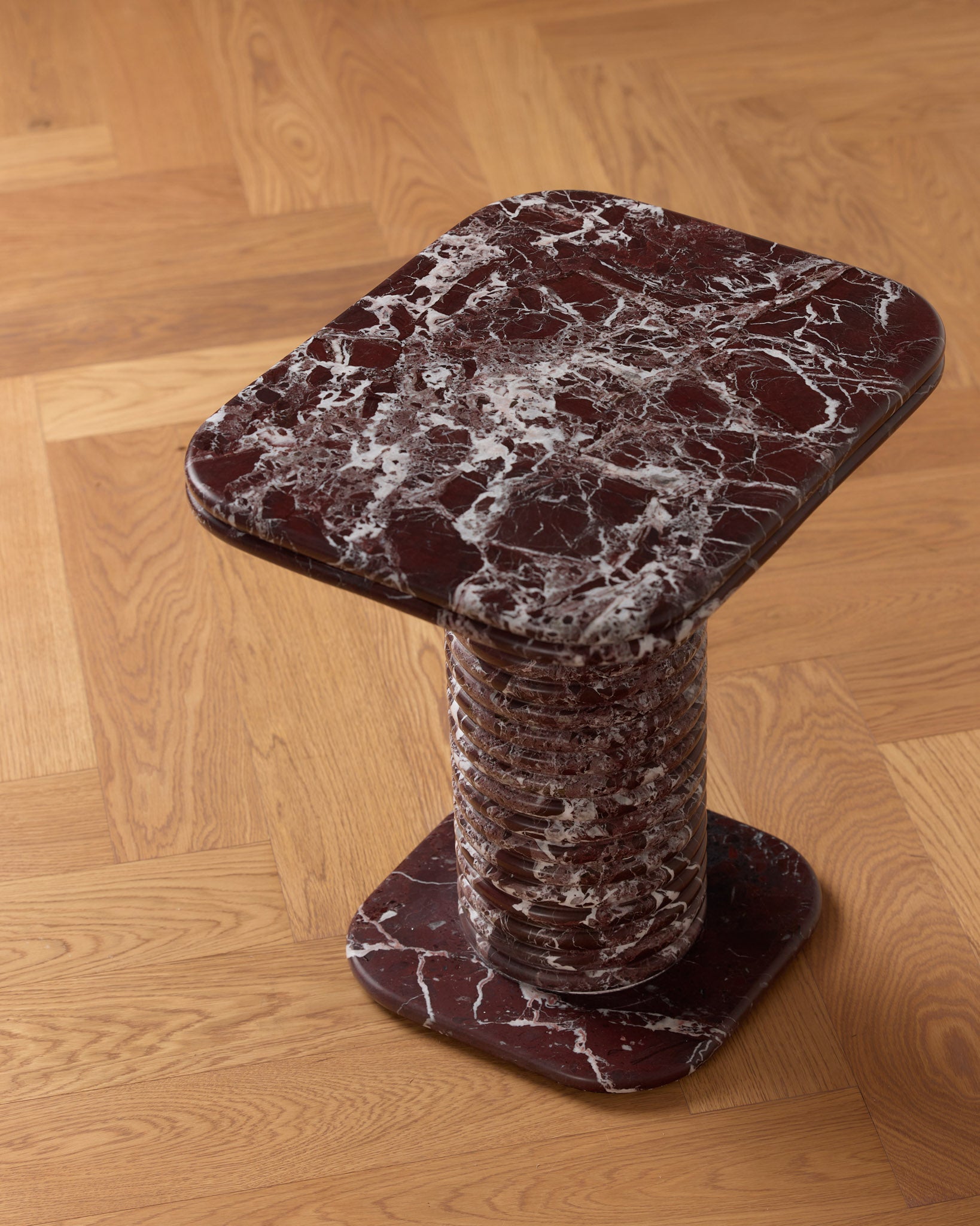 Nervado Side Table Rosa Levanto