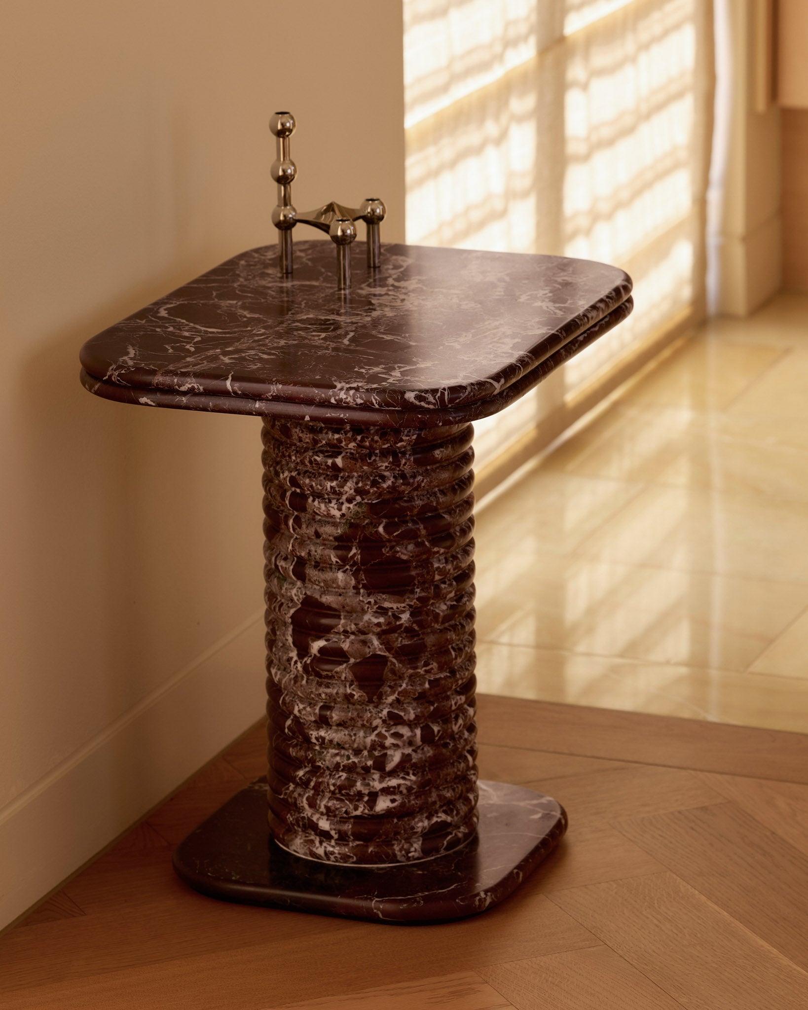 Nervado Side Table Rosa Levanto