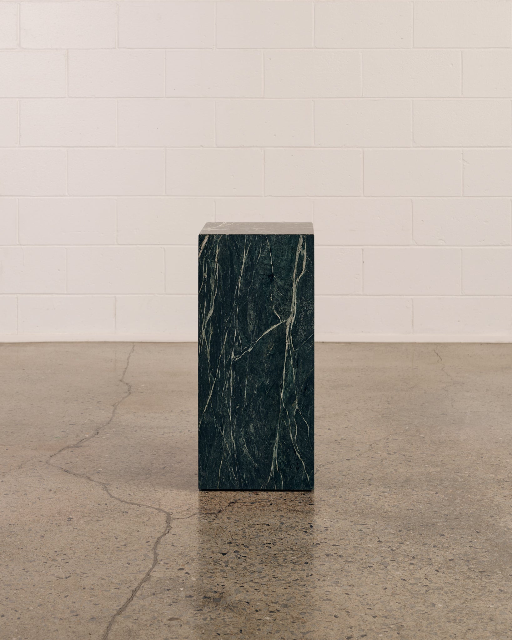 Plinth Medium Verde