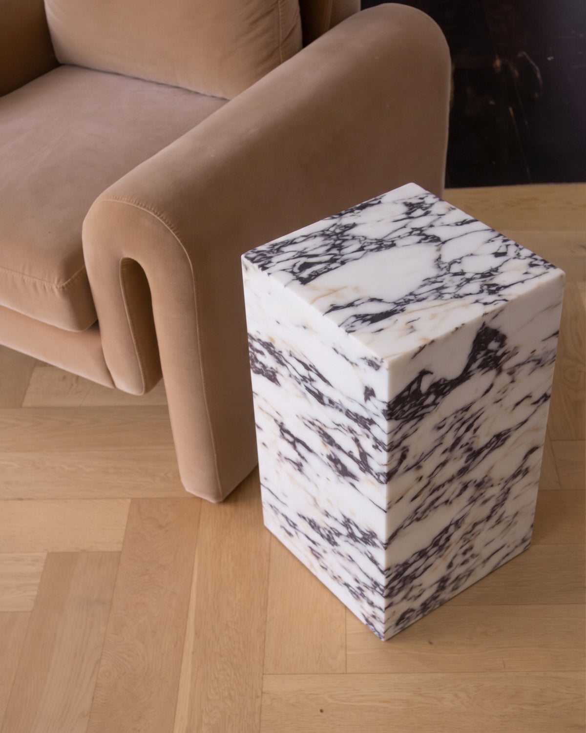 Plinth Calacatta Viola Small