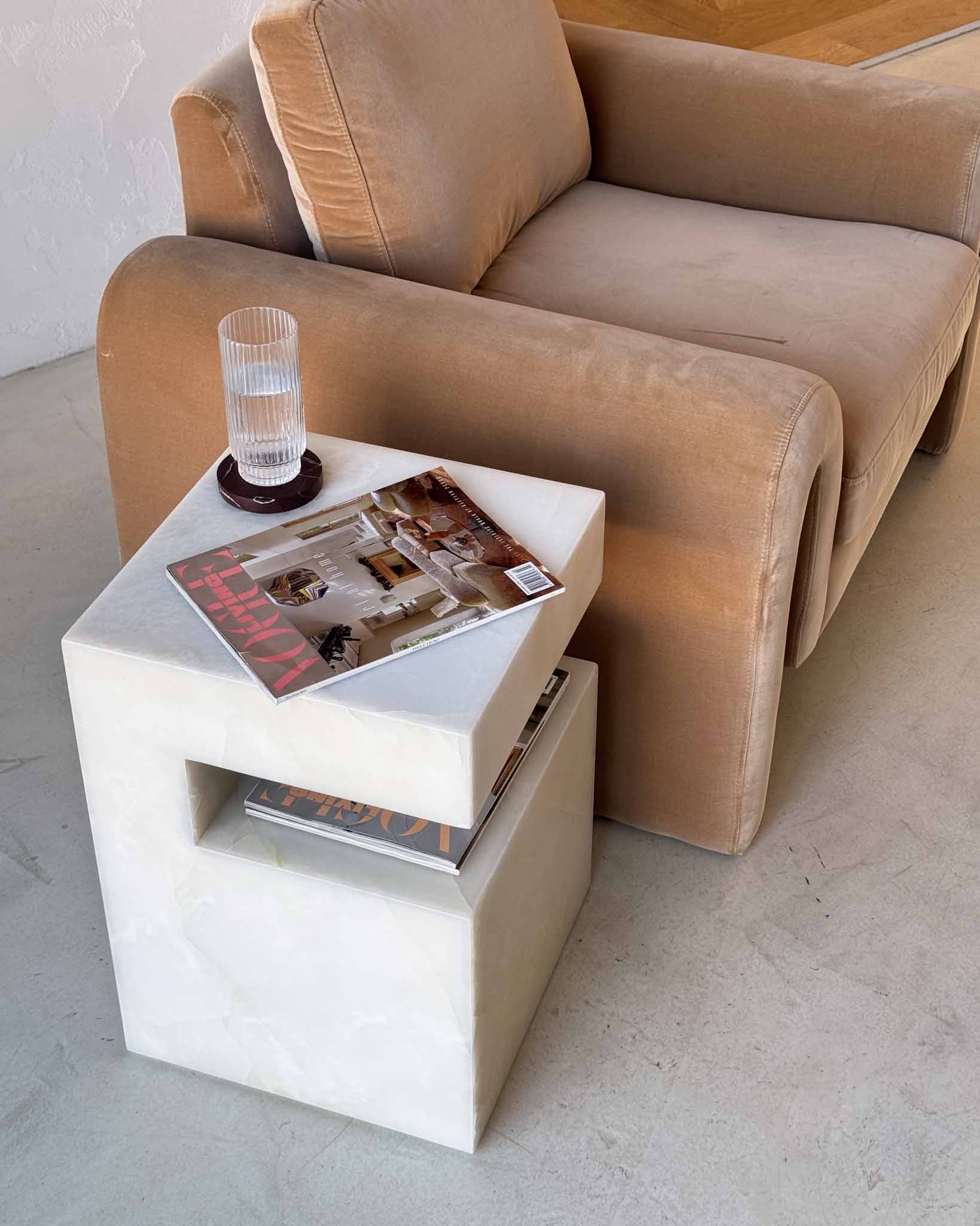 Abstract Marble Side Table – Cookie – White Onyx | Fleur Studios