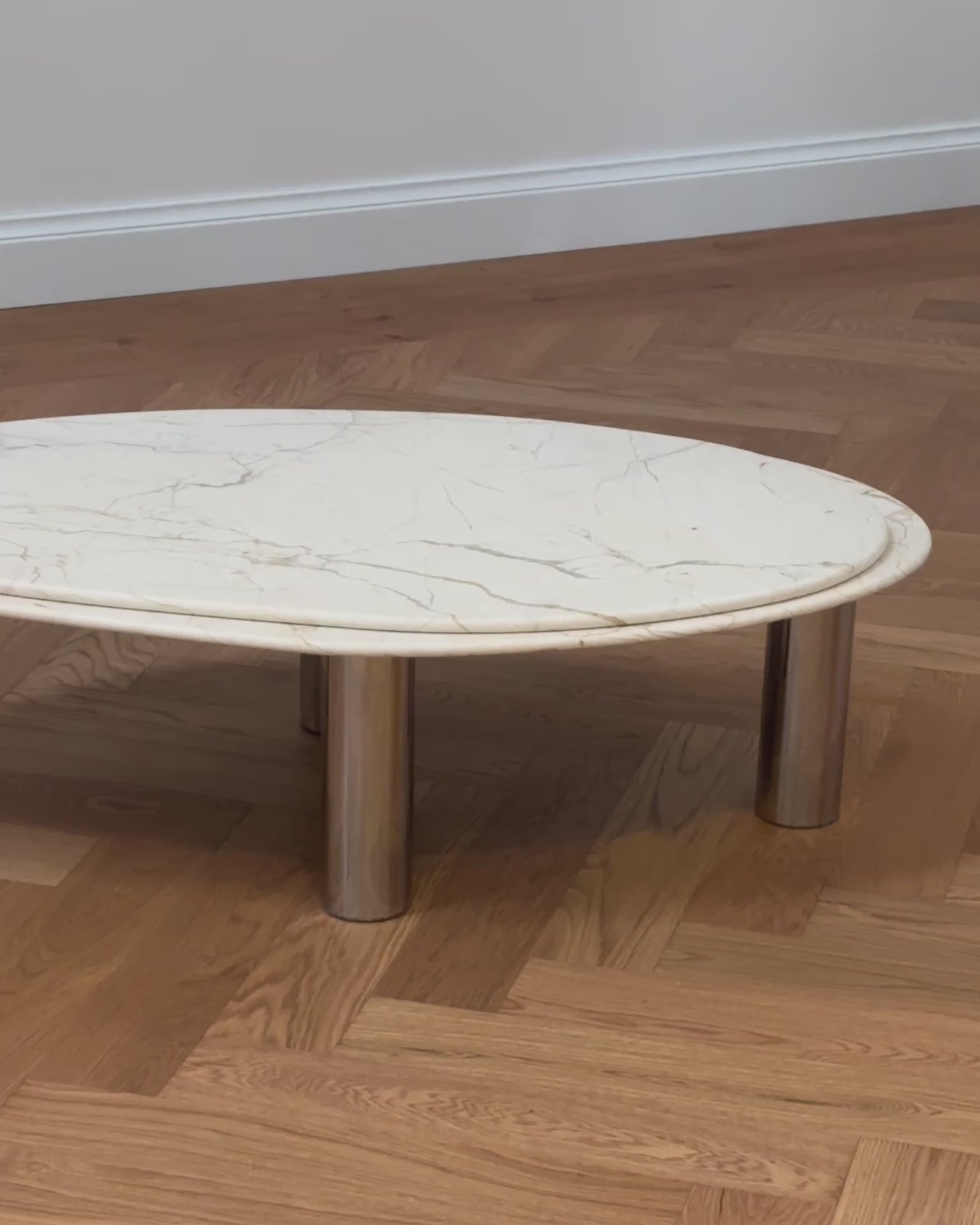 Medium marble coffee table